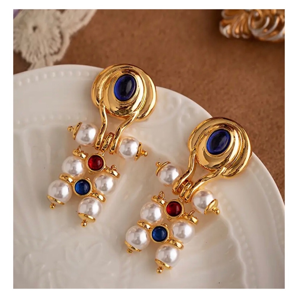 VINTAGE DESIGN EARRINGS